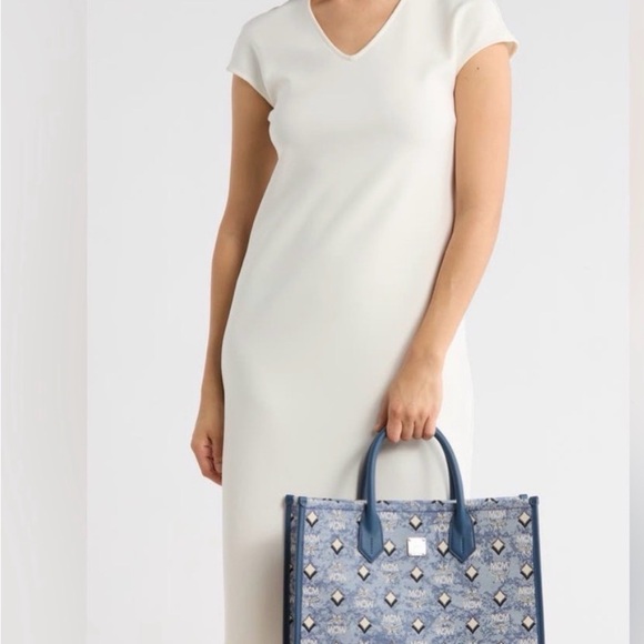 MCM Medium Munchen Tote in Denim Visetos - Picture 11 of 11